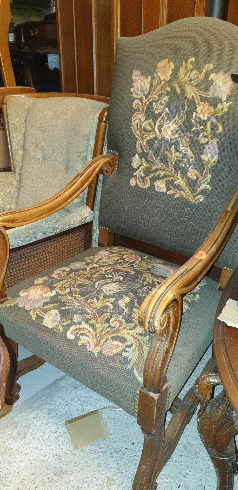 Antieke Ridderstoel met Geborduurd Motief, Antiek en Kunst, Antiek | Meubels | Stoelen en Banken, Ophalen