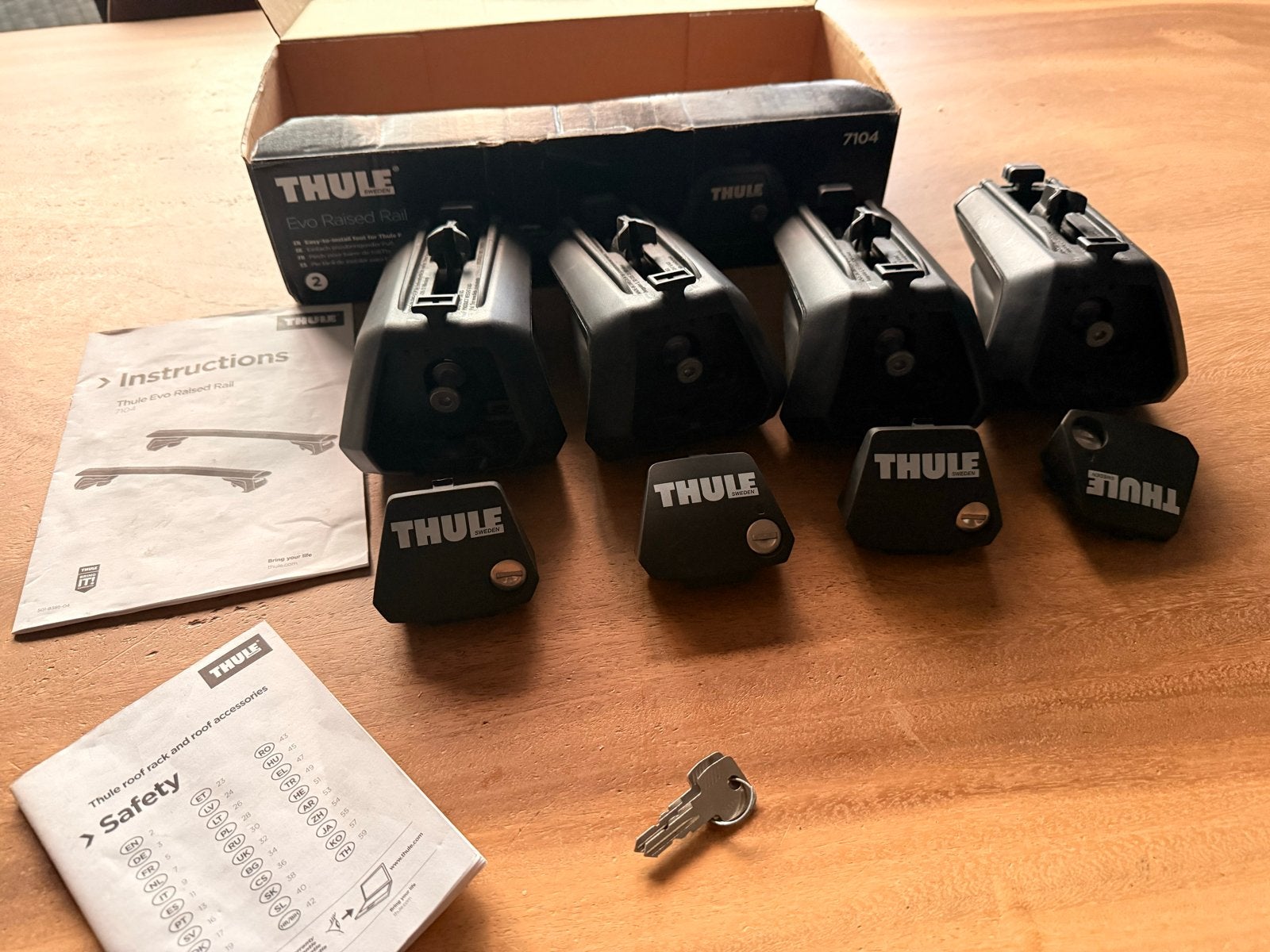 Thule Evo Raised Rail Kit 7104 - Dakdrager Voeten, Auto diversen, Dakdragers, Ophalen, Zo goed als nieuw