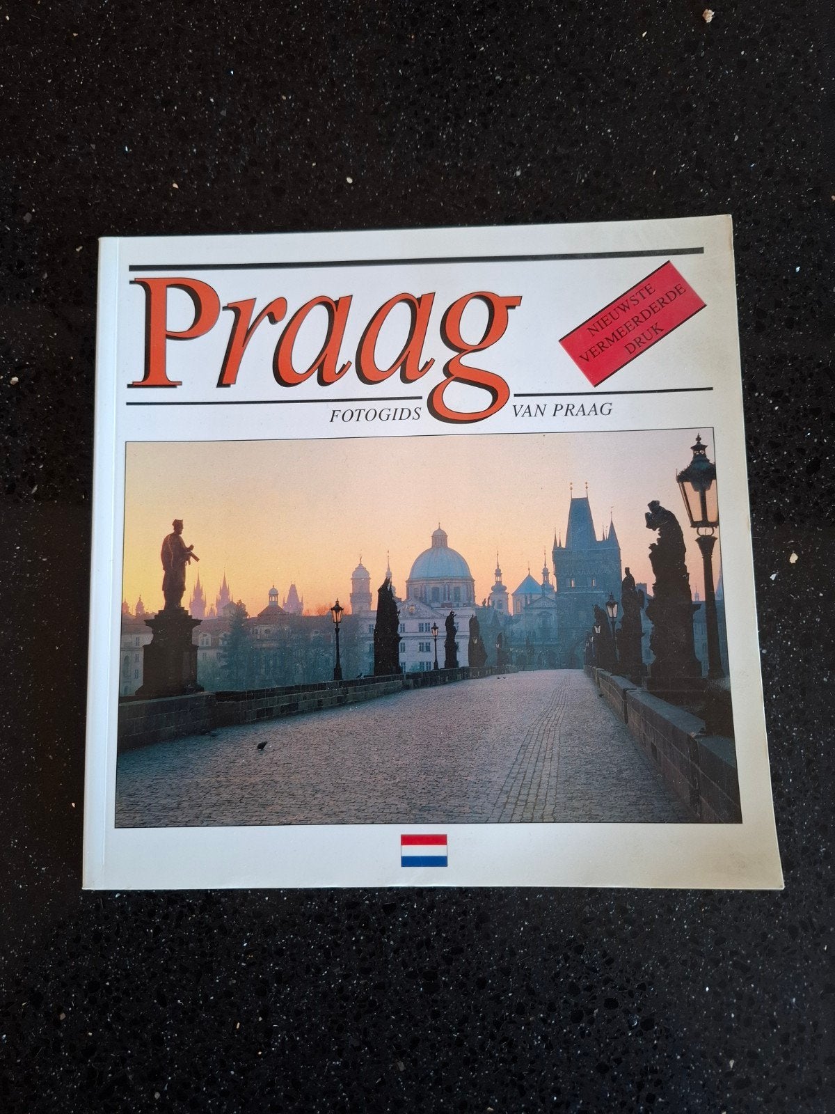 Praag Fotogids - Nieuwste Vermeerderde Druk, Boeken, Reisgidsen, Europa, Ophalen of Verzenden, Zo goed als nieuw, Reisgids of -boek
