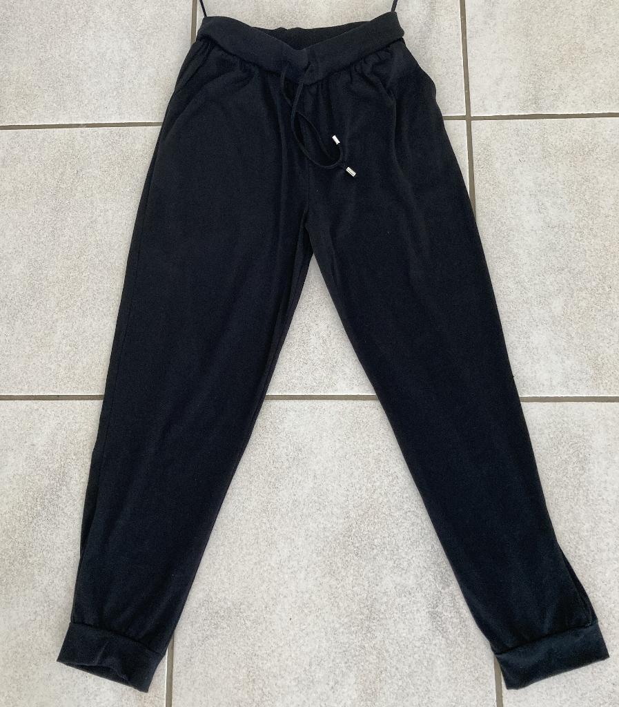 joggingbroek / yogabroek in mt 36 NIEUW, Kleding | Dames, Zwart, Nieuw, Ophalen of Verzenden, Maat 36 (S)