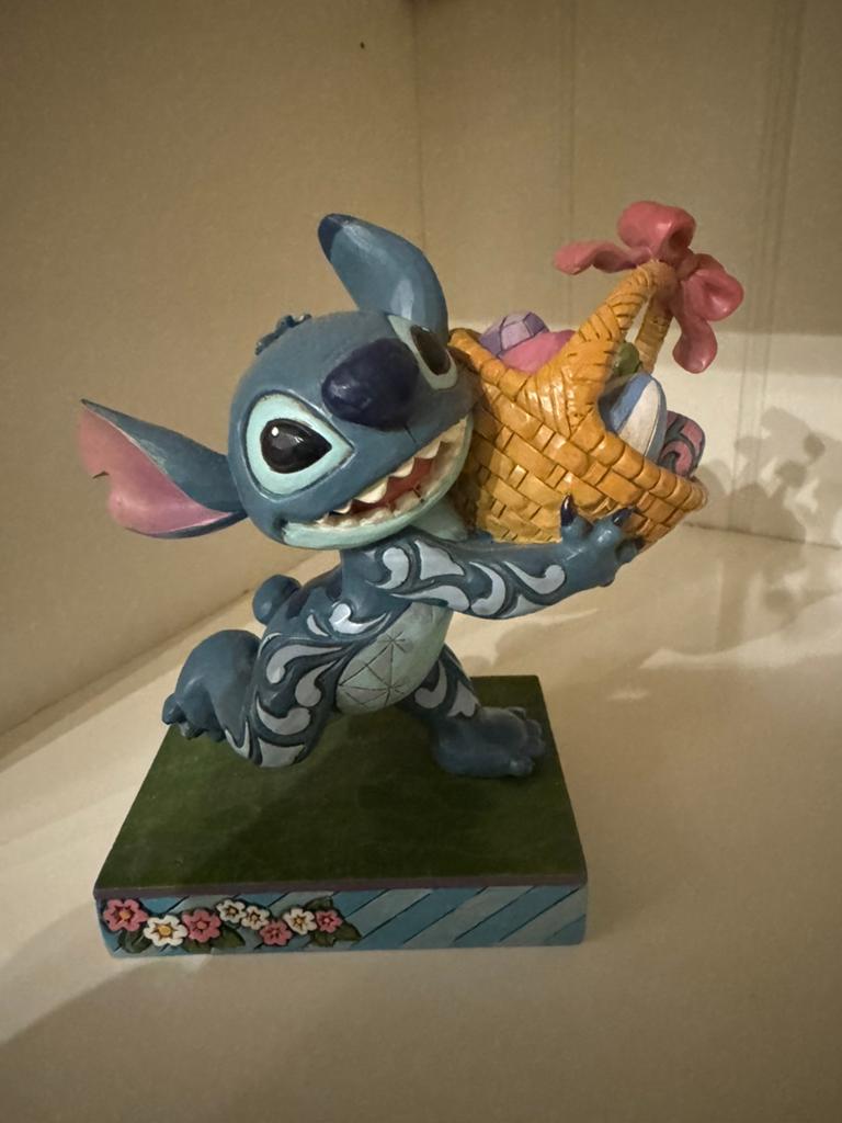 Disney traditions stitch pasen, Verzamelen, Disney, Ophalen of Verzenden, Overige figuren, Zo goed als nieuw, Beeldje of Figuurtje