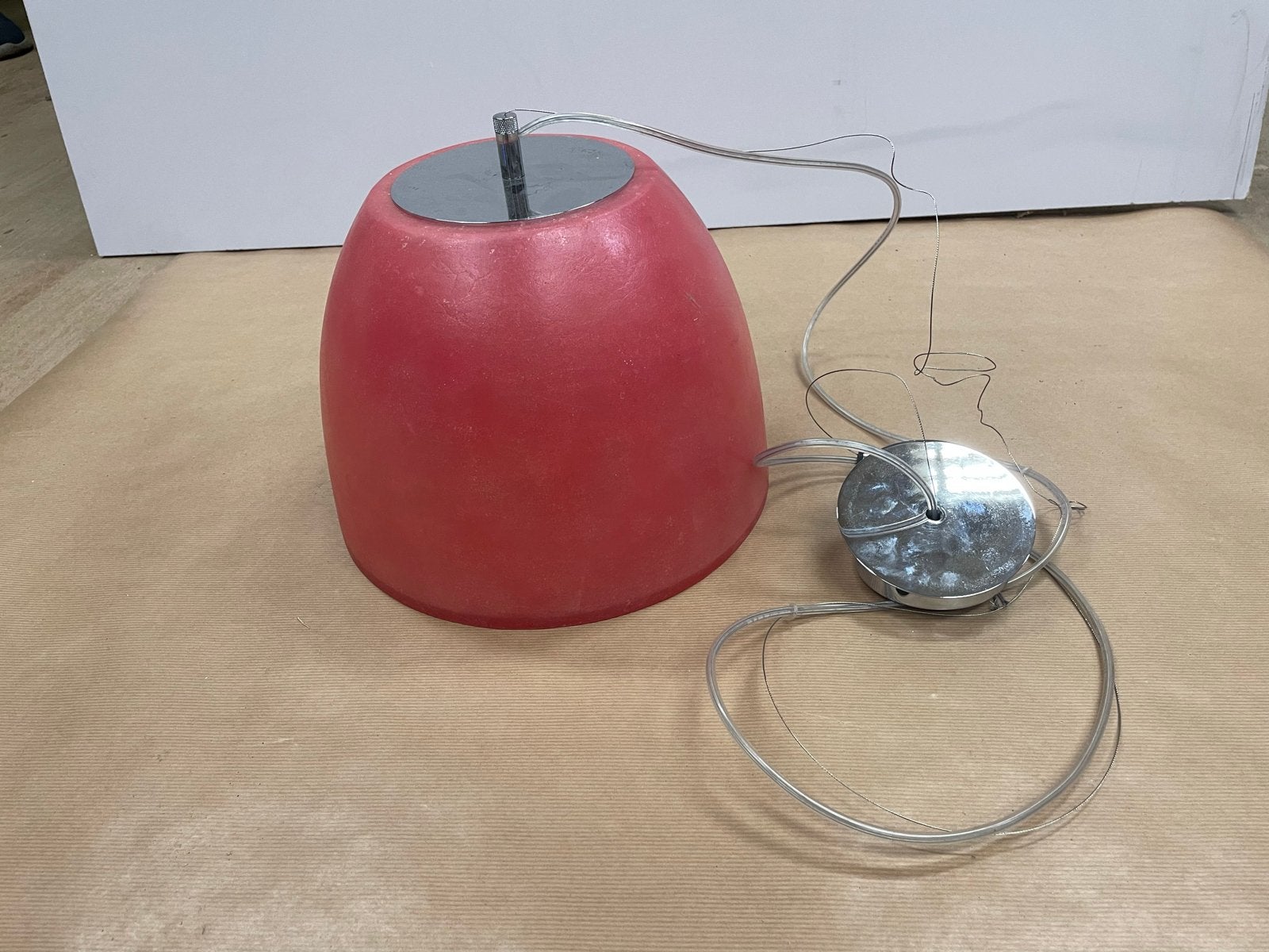 Moderne rode design hanglamp, Huis en Inrichting, Lampen | Hanglampen, Ophalen of Verzenden, Gebruikt, Kunststof, Overige fittingen