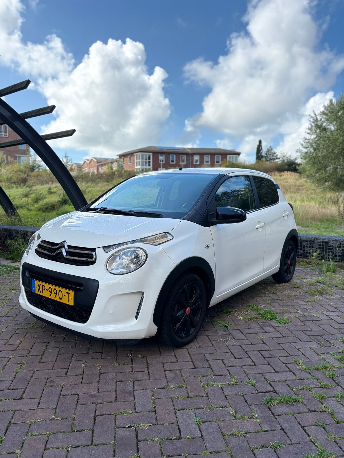 Citroën C1 Shine - Urban Ride | 1.0 VTi, Voorwielaandrijving, Dealer onderhouden, Stof, 4 stoelen