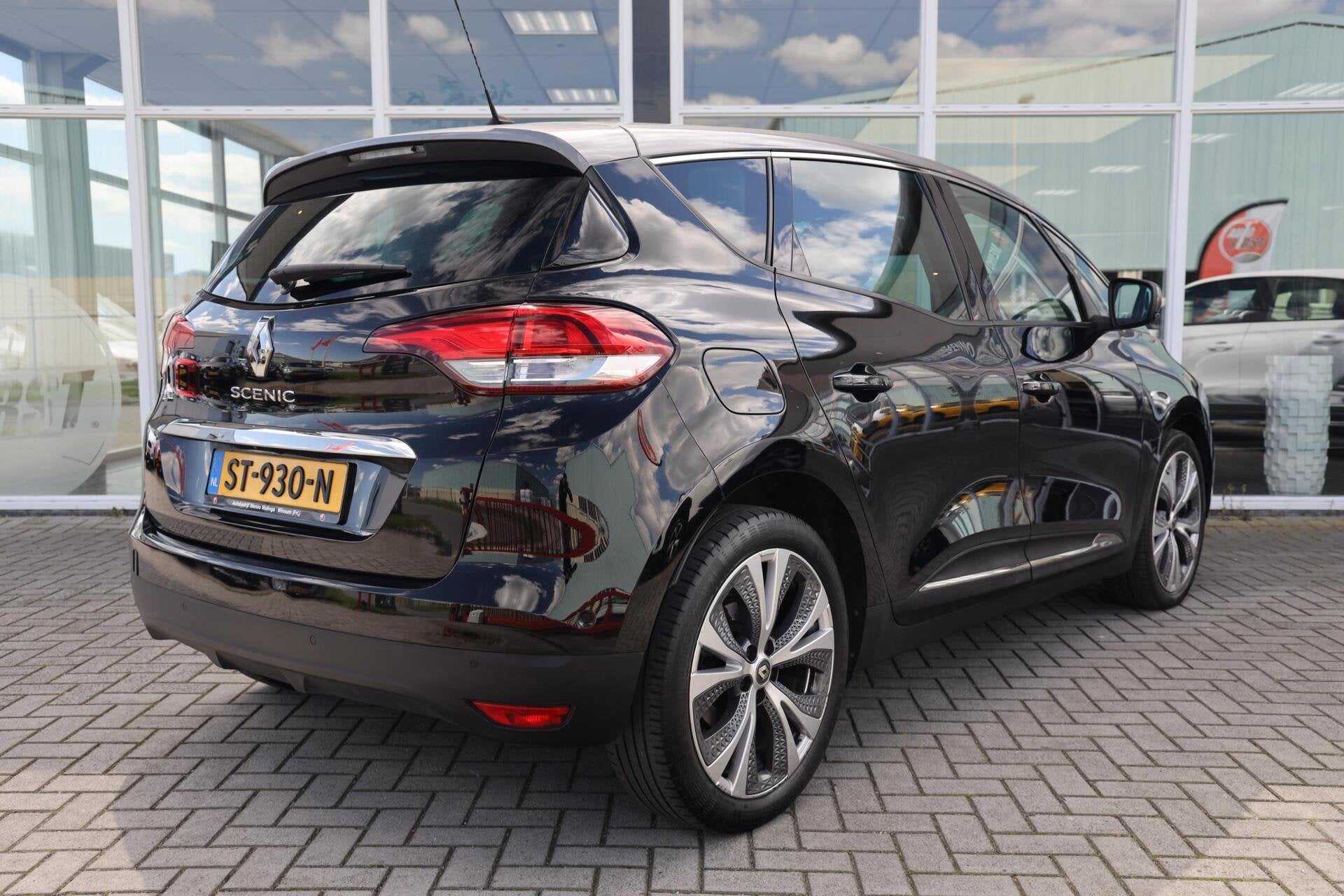 Renault Scenic 1.5 dCi Intens|Automaat|Camera|Navi|Cruise co, Gebruikt, Euro 6, 4 cilinders, 1850 kg