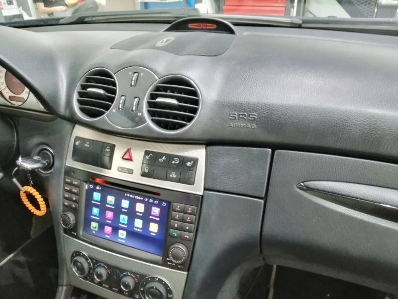 Oldtimer mercedes G klasse navigatie carplay android auto