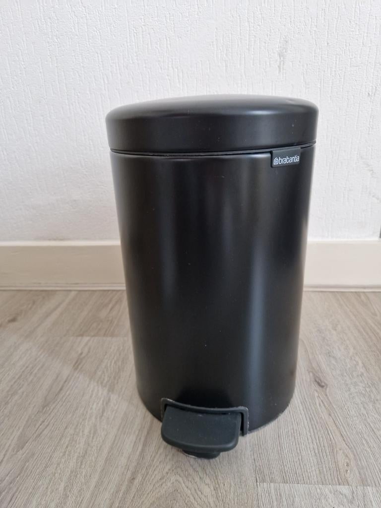 Brabantia NewIcon pedaalemmer 12 liter zwart, Met pedaal, Ophalen of Verzenden, Zo goed als nieuw, Metaal