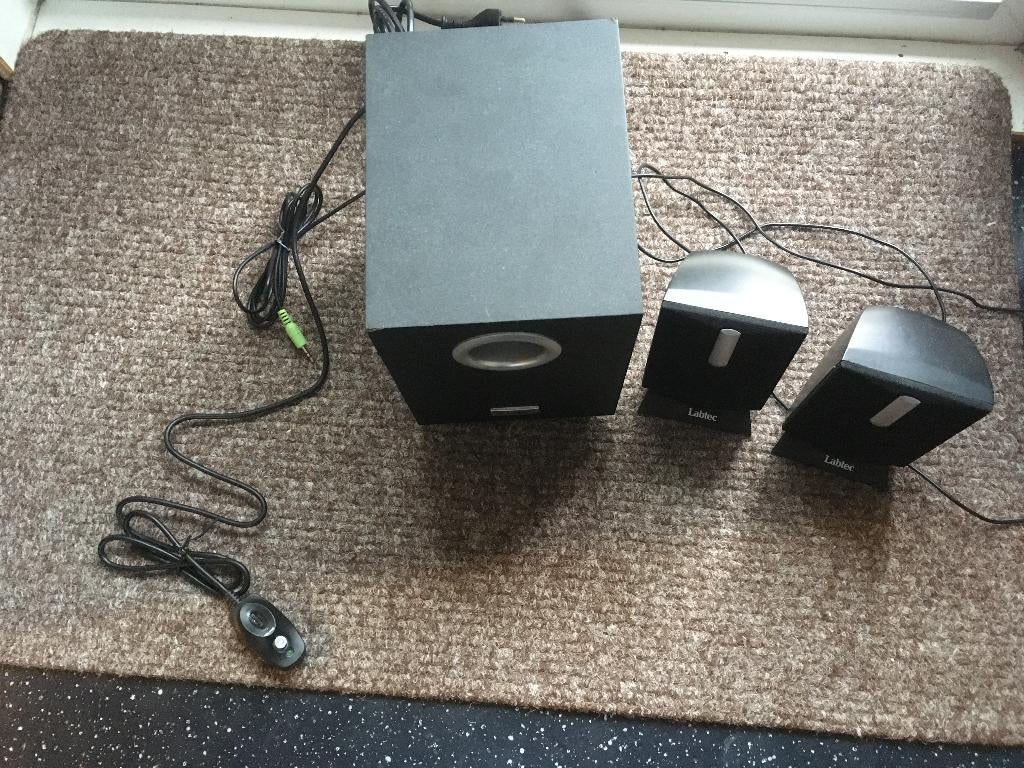 labtec multimedia 2x speakers + subwoofer voor pc laptop, Computers en Software, Pc speakers, Ophalen of Verzenden, Audiokanaal 2.1