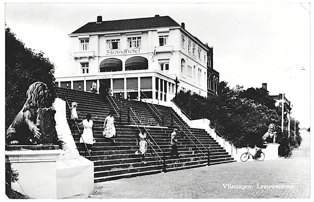 805272	Vlissingen	1961 Leeuwentrap Strandhotel	Gelopen, Ophalen of Verzenden, 1960 tot 1980, Gelopen, Zeeland