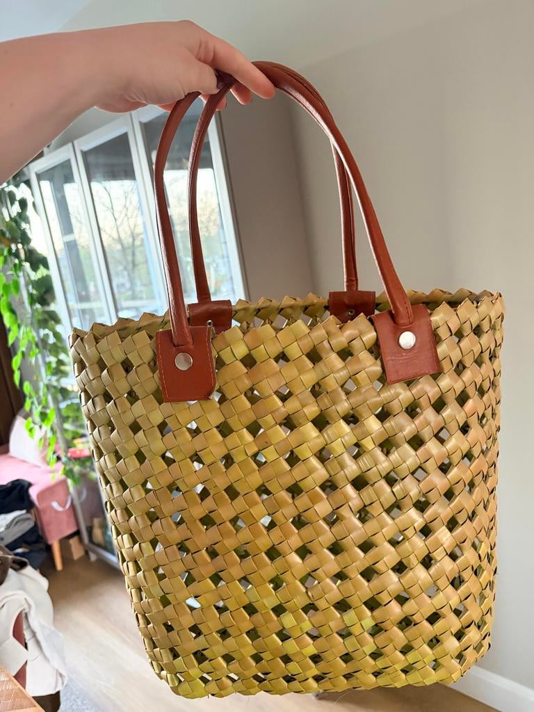 Gevlochten shopper tas met leren hengsels, Ophalen of Verzenden, Zo goed als nieuw, Beige, Shopper