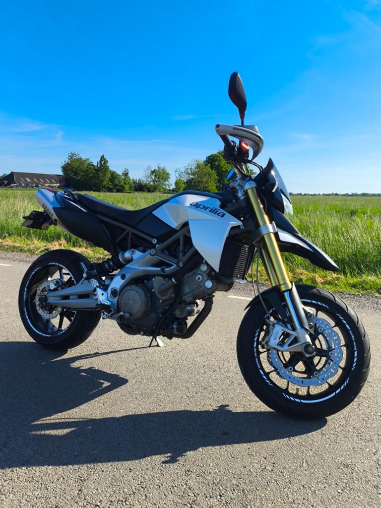 Aprilia Dorsoduro 750 | Lage KM | Kleppenbeurt Gehad!, 750 cc, 2 cilinders, Occasion, Motorrijbewijs A