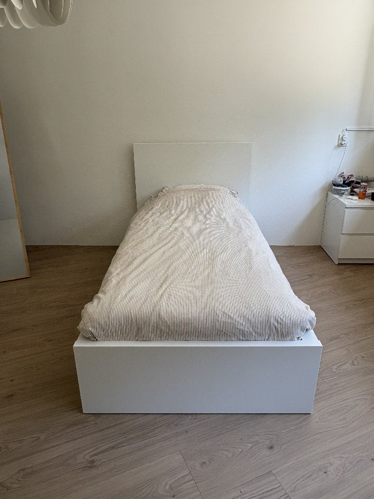 Eenpersoonsbed Wit Malm Ikea 90x200, Huis en Inrichting, Slaapkamer | Bedden, Ophalen, 90 cm, Eenpersoons, Wit