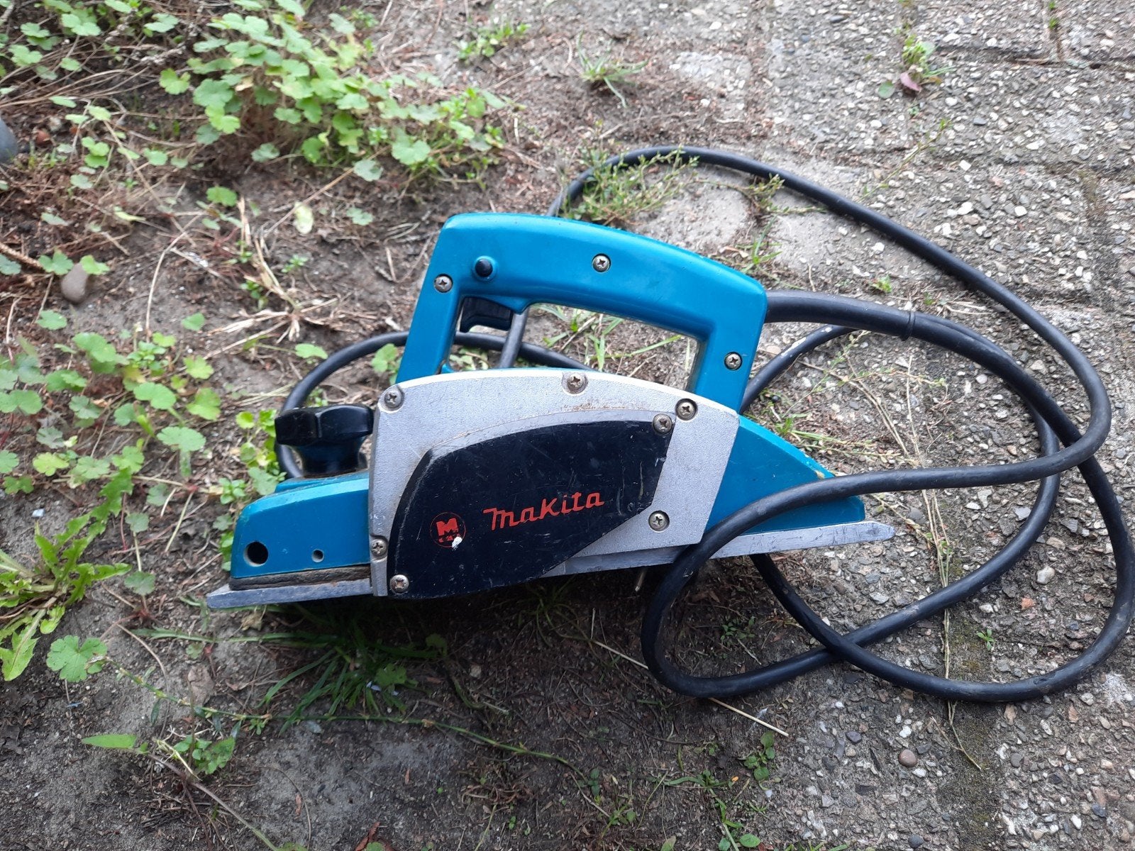 makita 1923b schaafmachine 650w met scherpe messen
alleen af, Doe-het-zelf en Verbouw, Ophalen, Gebruikt