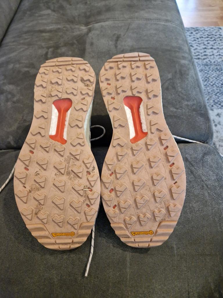 Adidas Terrex wandelschoenen - Zo goed als nieuw, Sport en Fitness, Bergsport en Wandelen, Ophalen of Verzenden, Zo goed als nieuw