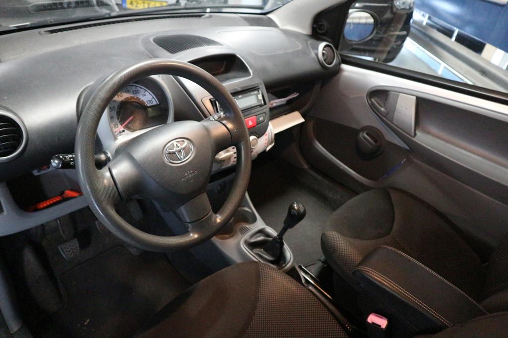 Toyota Aygo 1.0-12V Access / AC / APK 2027 / ODH HISTORIE !, Voorwielaandrijving, Gebruikt, 4 stoelen, Startonderbreker