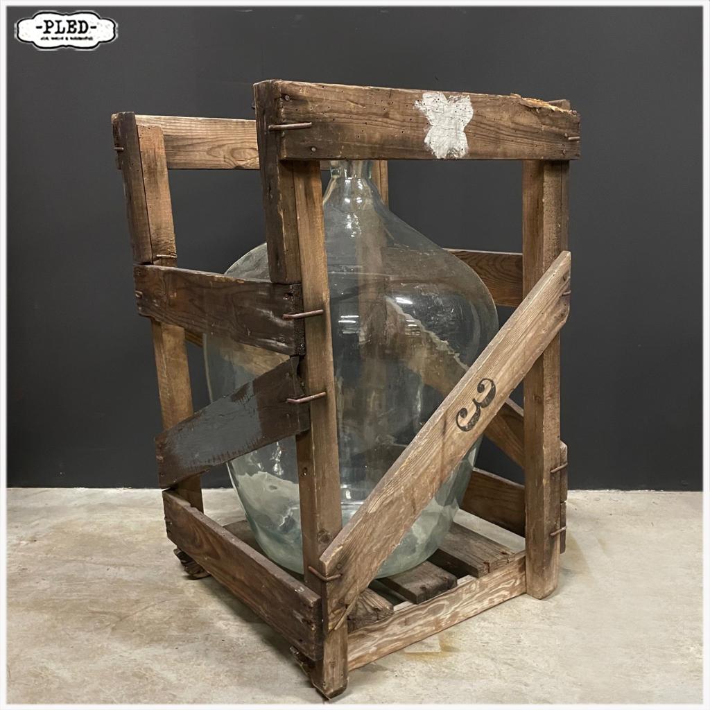 Decoratieve gistfles in oud houten krat, Antiek en Kunst, Curiosa en Brocante, Ophalen