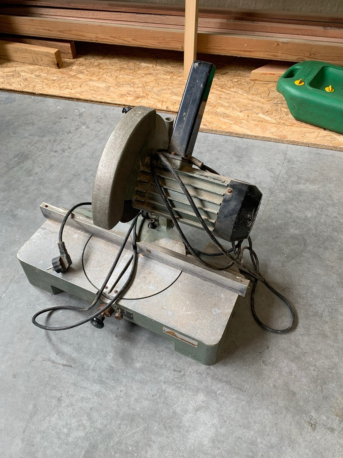 Emmegi Afkortzaag - Robuust en Krachtig, Ophalen, Gebruikt, 600 tot 1200 watt, Afkortzaag