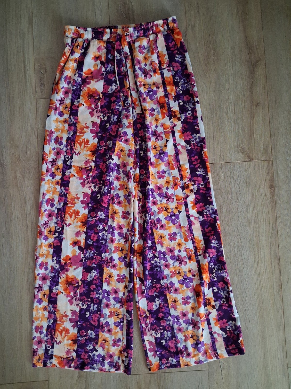 Nieuwe Flamant Rose Bloemenprint Broek en Blouse Set Maat M, Maat 38/40 (M), Paars, Nieuw, Lang