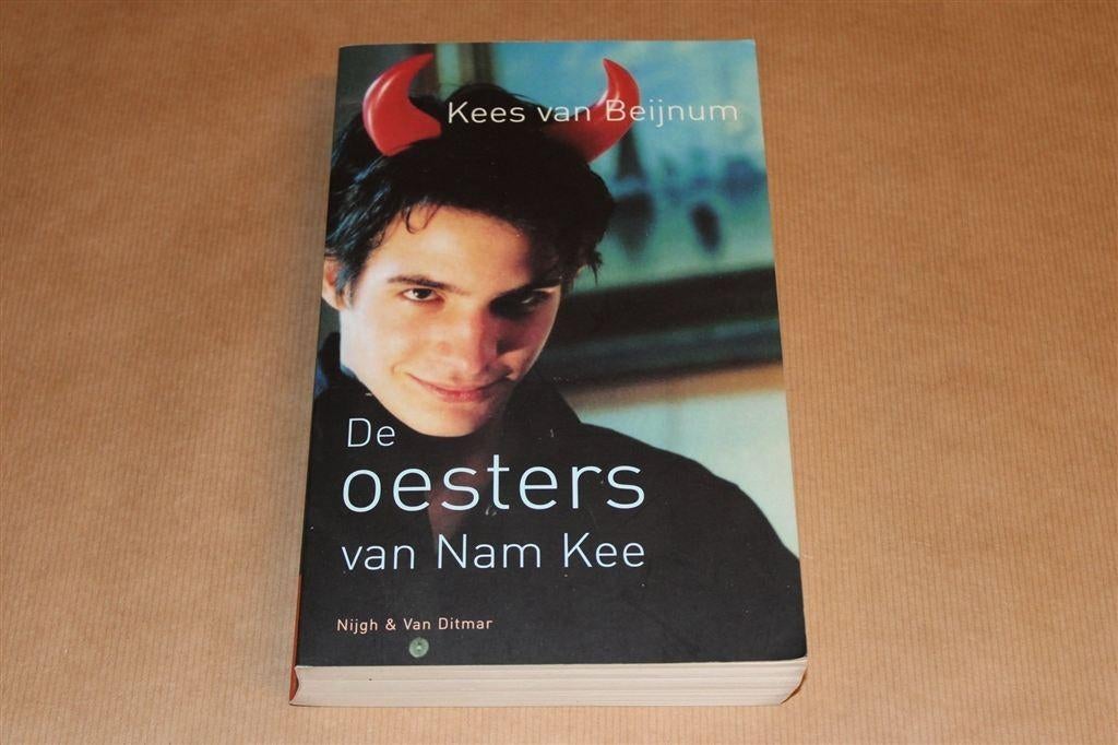 De Oesters van Nam Kee — Van Beijnum — Bekroonde Roman, Ophalen of Verzenden, Gelezen