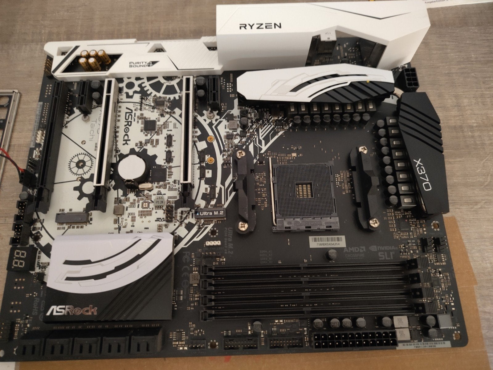 ASRock X370 Taichi moederbord Ryzen AM4, Ophalen of Verzenden, Zo goed als nieuw, AMD, DDR4