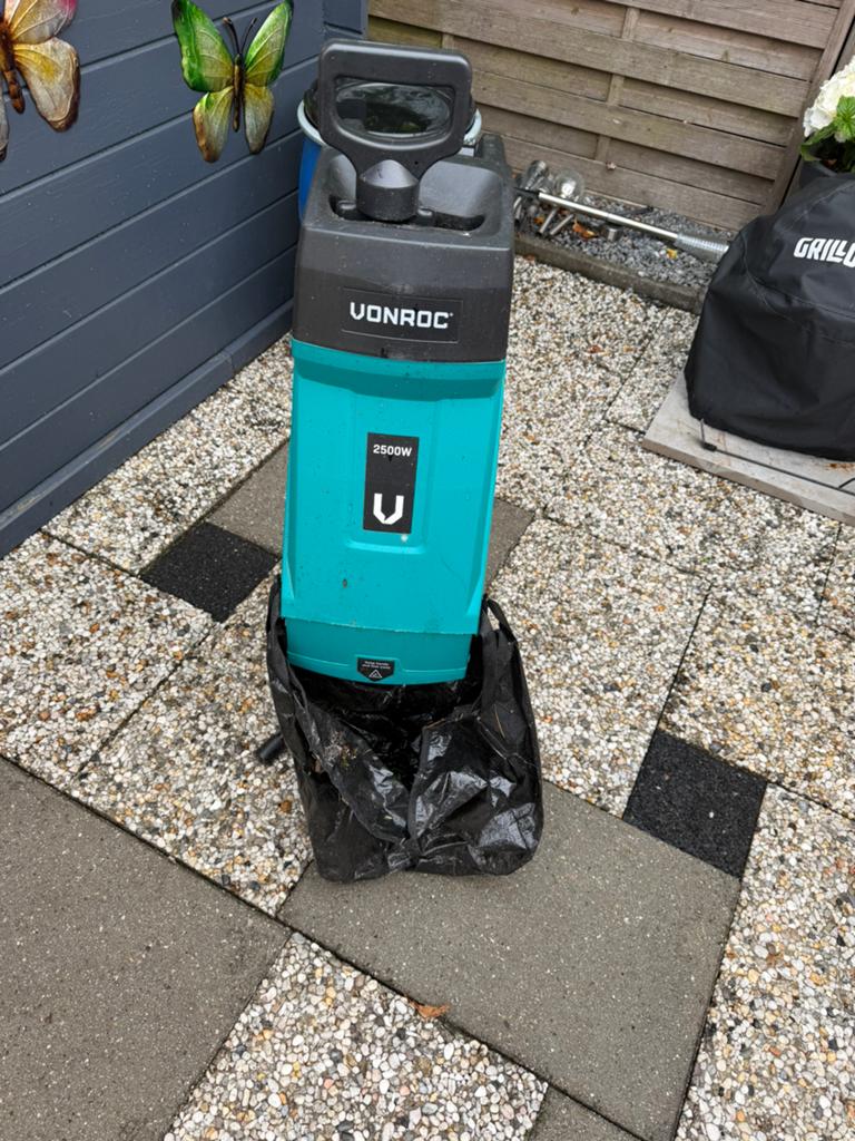 Vonroc hakselaar 2500w, Ophalen, Zo goed als nieuw