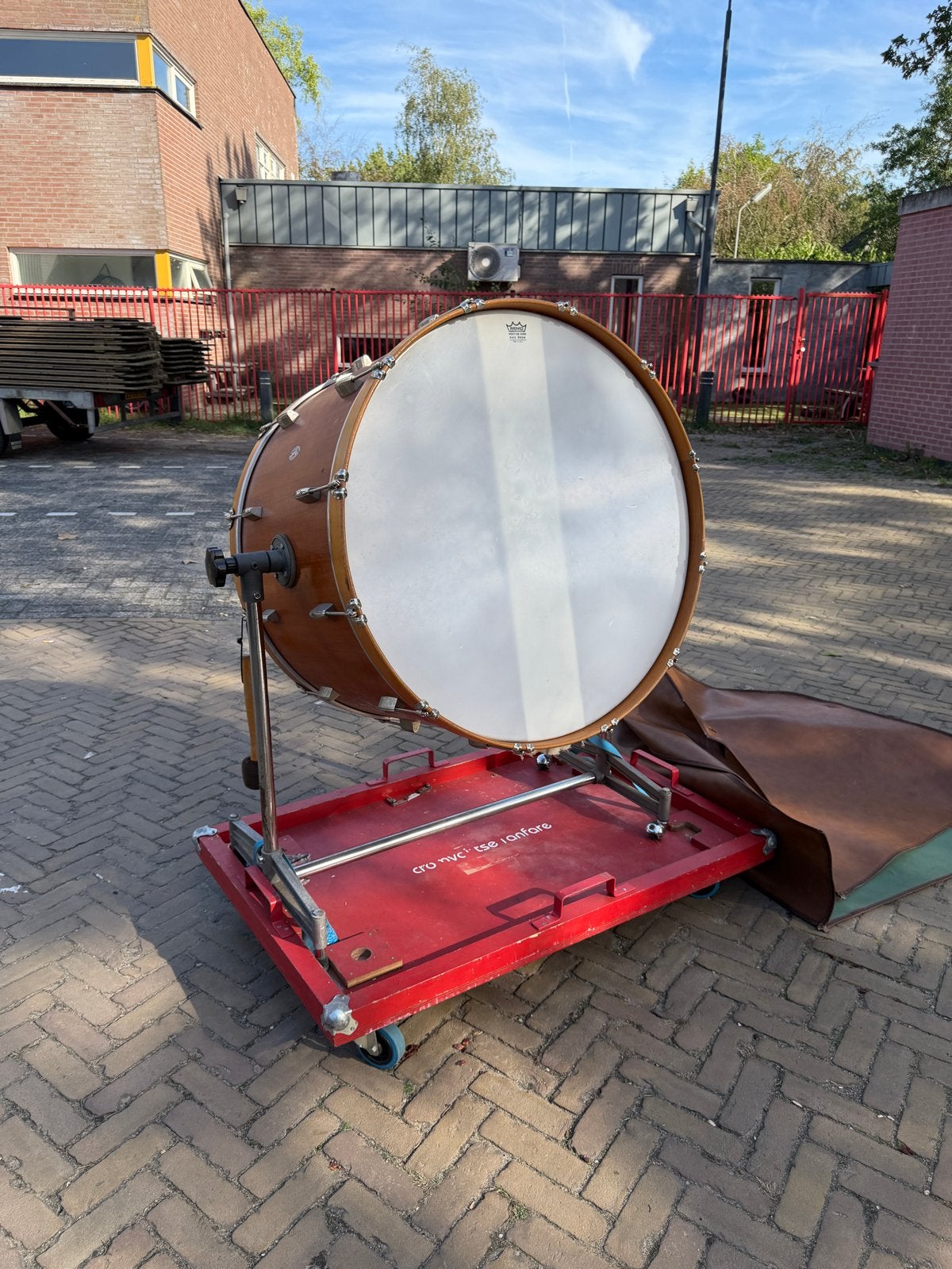 Concert bastrom met kantelmechanisme en hoes., Ophalen, Gebruikt, Overige merken