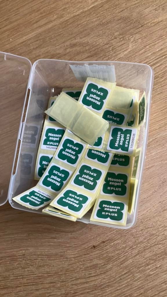 Volle kaarten messenzegels Plus 8 kaarten, Ophalen of Verzenden, Winkel, Super of Benzinepomp, Volle spaarkaart