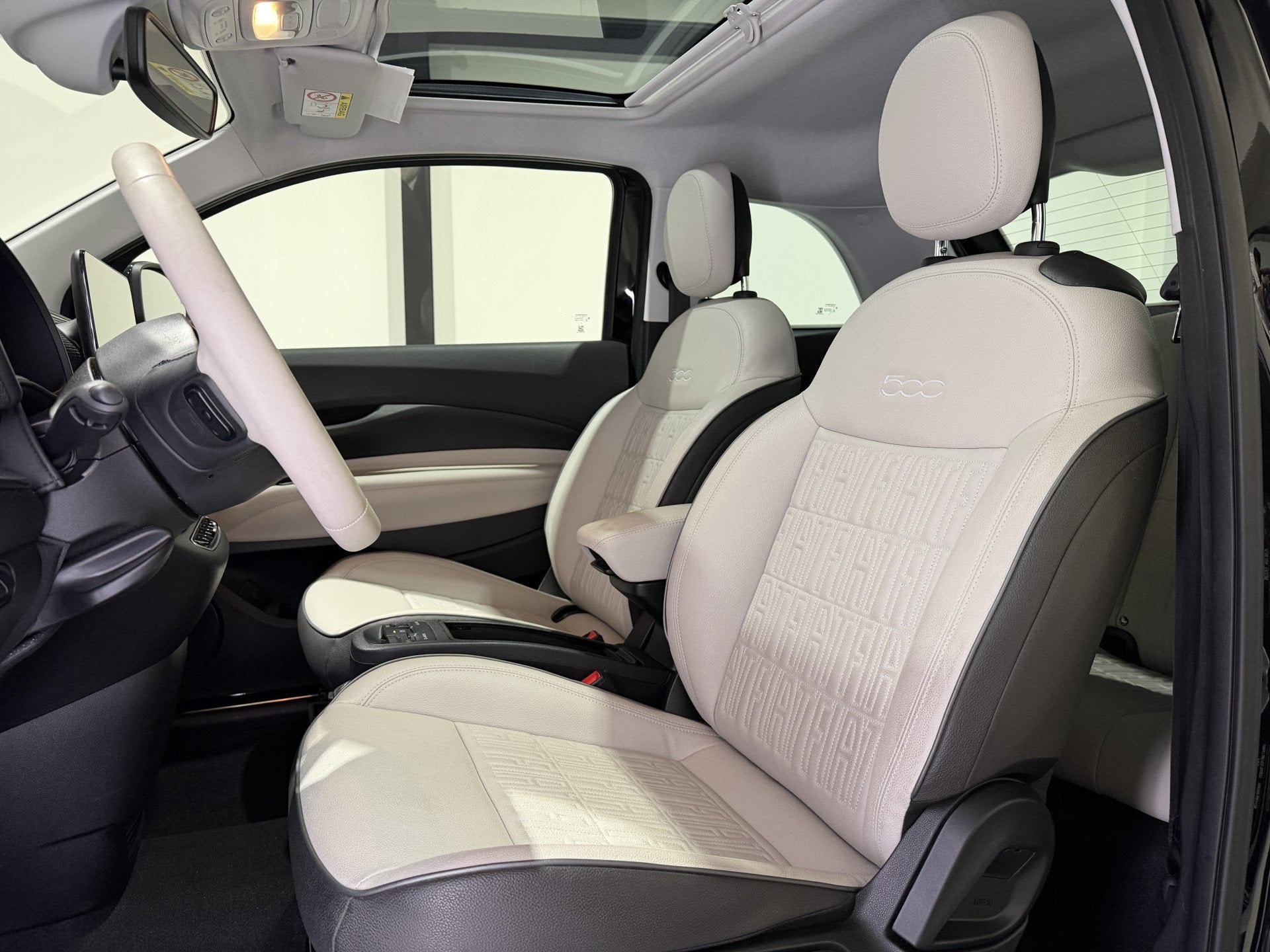 Fiat 500 La Prima 42 kWh | Luxe Leder | ACC | Keyless | SOH, Auto's, Gebruikt, Met garantie (alle), 4 stoelen, Zwart