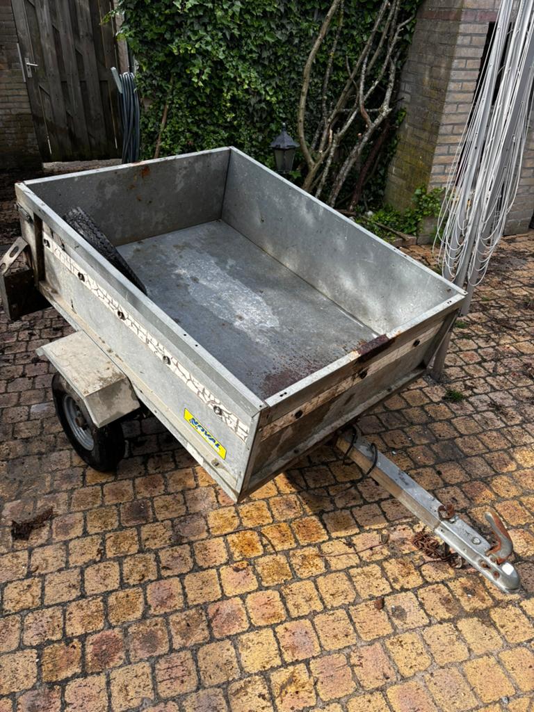 Kleine aanhanger bakmaat 130x100, Ophalen, Zo goed als nieuw