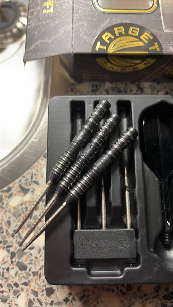 Target Black Marque Draco 2.0 Darts 23G, Ophalen of Verzenden, Zo goed als nieuw, Pijlen