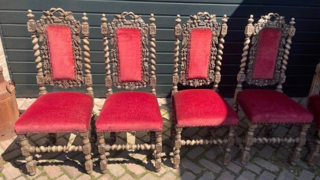 4 stoelen, Ophalen
