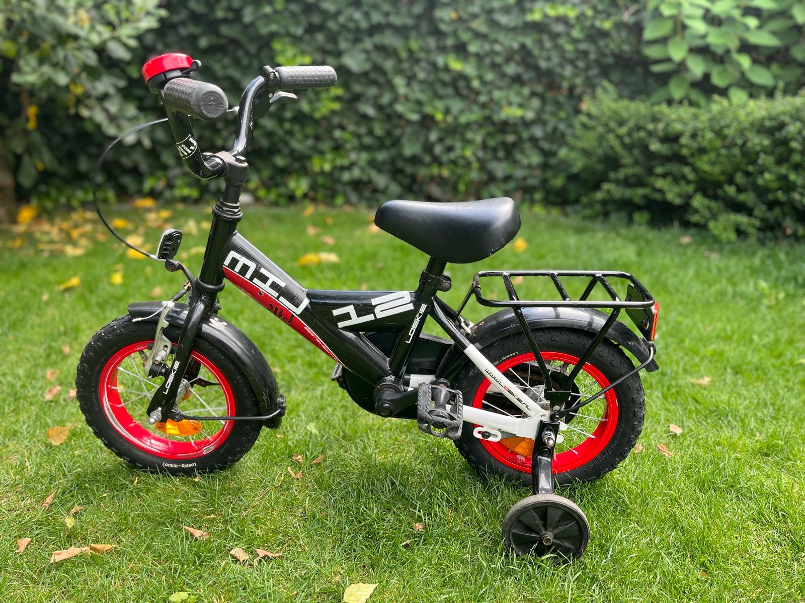 Kinderfiets 12 inch met zijwieltjes - Zwart/Rood, Ophalen, Terugtraprem, Zijwieltjes, Gebruikt
