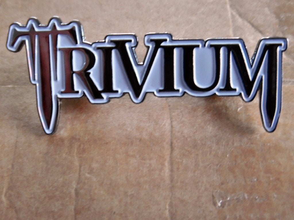 Trivium shaped pin badge speld metal, Verzenden, Nieuw, Overige typen