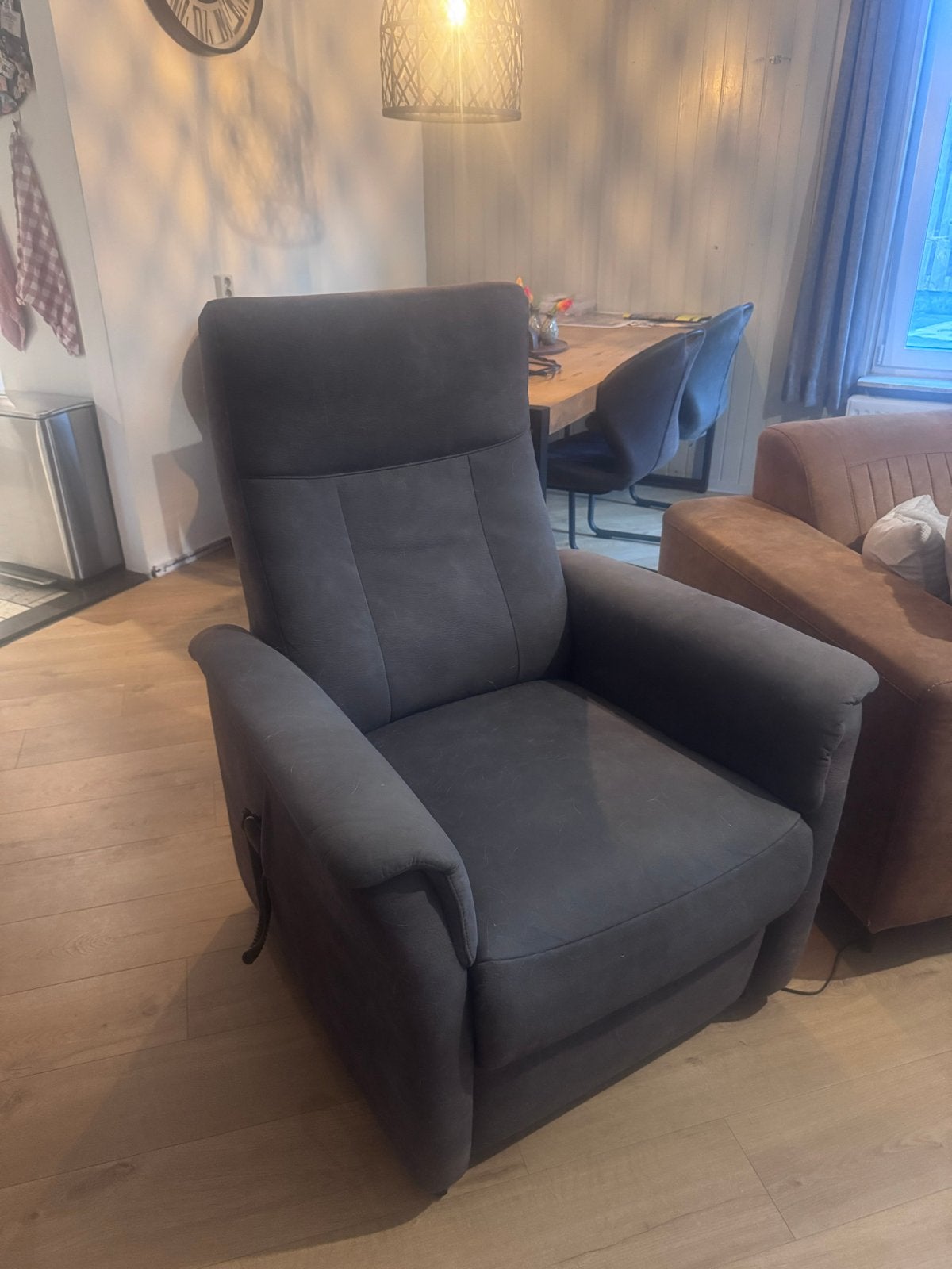 Comfortabele sta-op stoel met afstandsbediening, Ophalen, Gebruikt, Eén, Stof