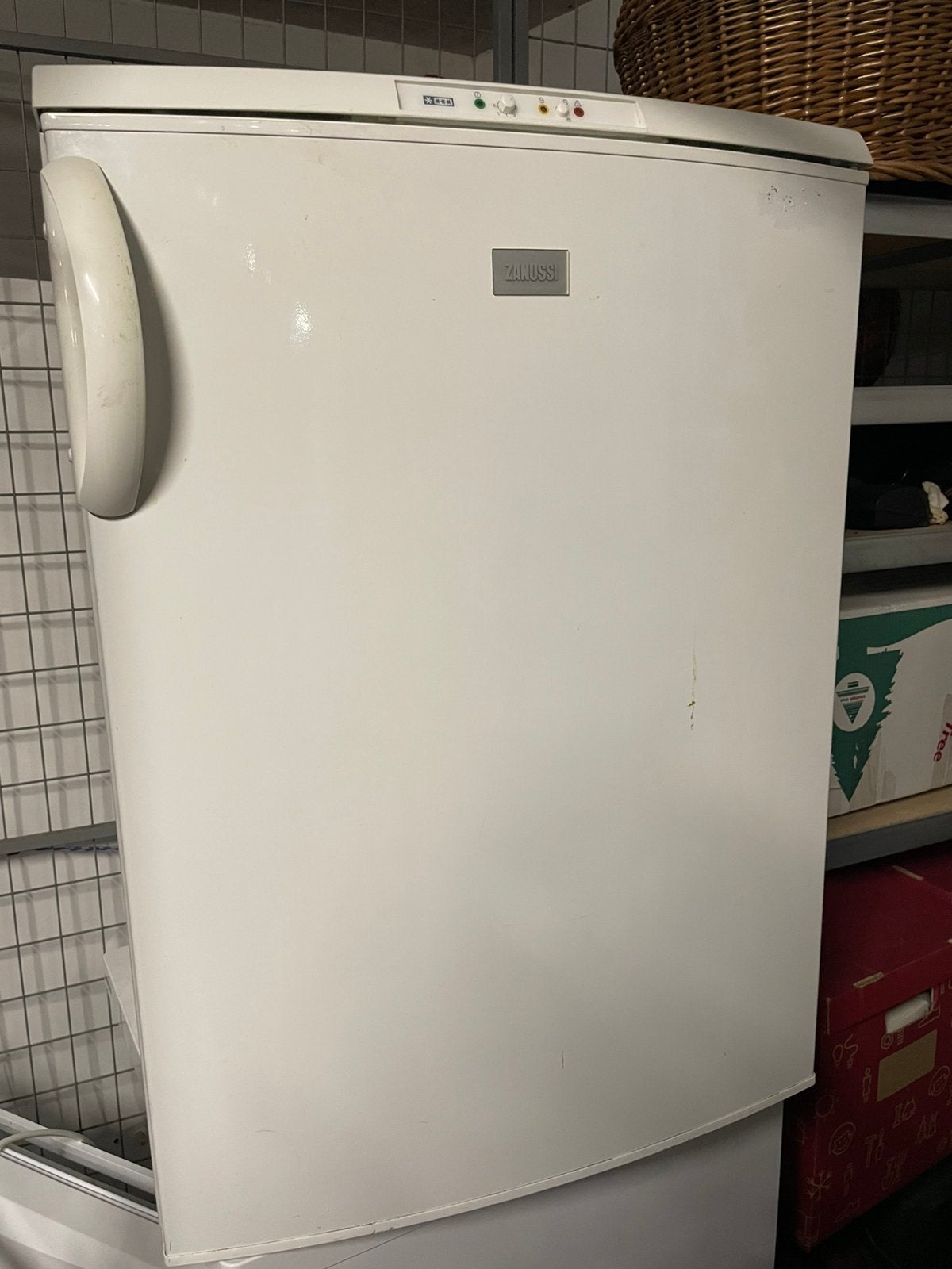 Diepvries Zanussi tafelmodel, Gebruikt, Ophalen, 85 tot 120 cm, Vrijstaand