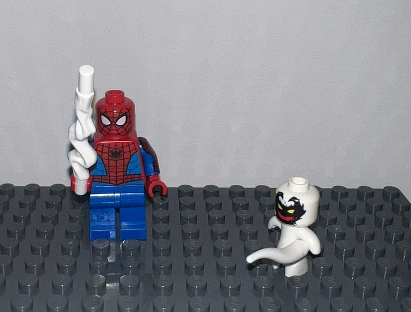 Lego spiderman poppetje met extra figuur, Kinderen en Baby's, Speelgoed | Duplo en Lego, Ophalen of Verzenden, Zo goed als nieuw