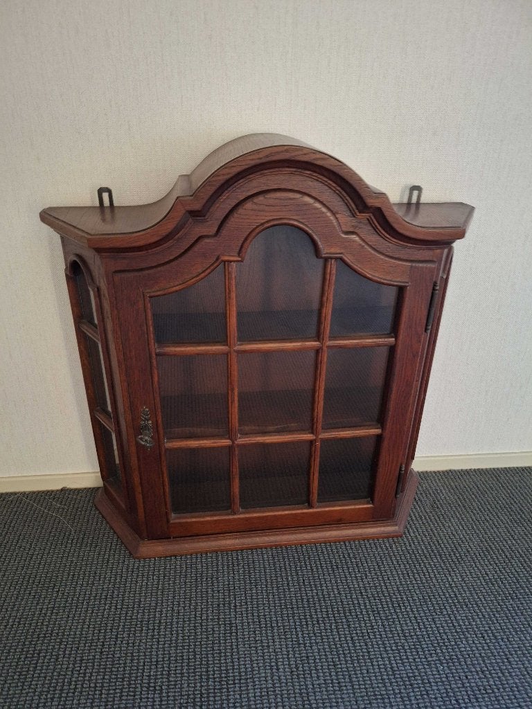 Mooi eikenhouten vitrinekastje, Ophalen