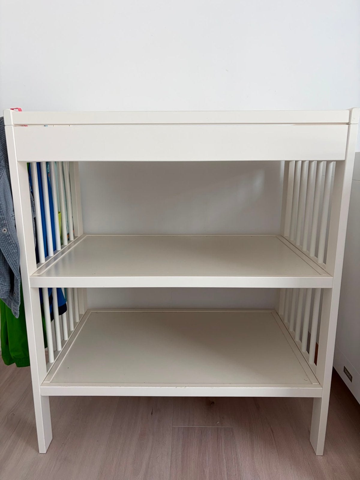 Witte commode met 2 planken, Kinderen en Baby's, Ophalen, Gebruikt, 50 tot 70 cm, 75 tot 100 cm
