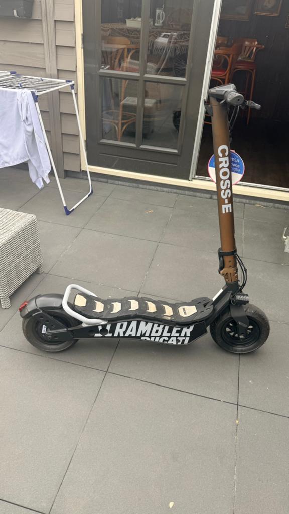 Elektrische Ducati Scrambler step, Ophalen of Verzenden, Elektrische step (E-scooter)