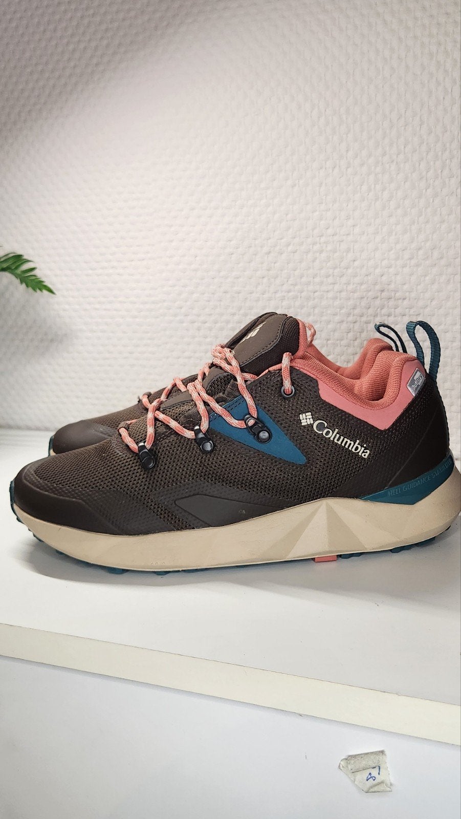 Columbia Facet 60 Low OutDry Wandelschoenen Dames 39.5, Columbia, Bruin, Zo goed als nieuw, Wandelschoenen