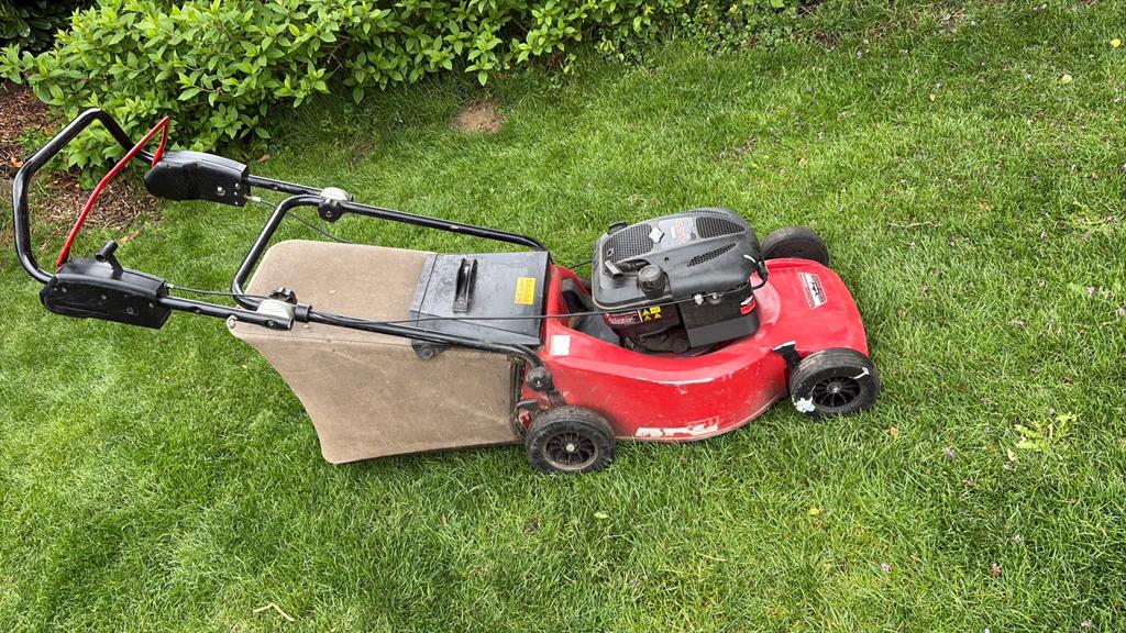 Motergras maaier, Tuin en Terras, Grasmaaiers, Ophalen of Verzenden, Gebruikt