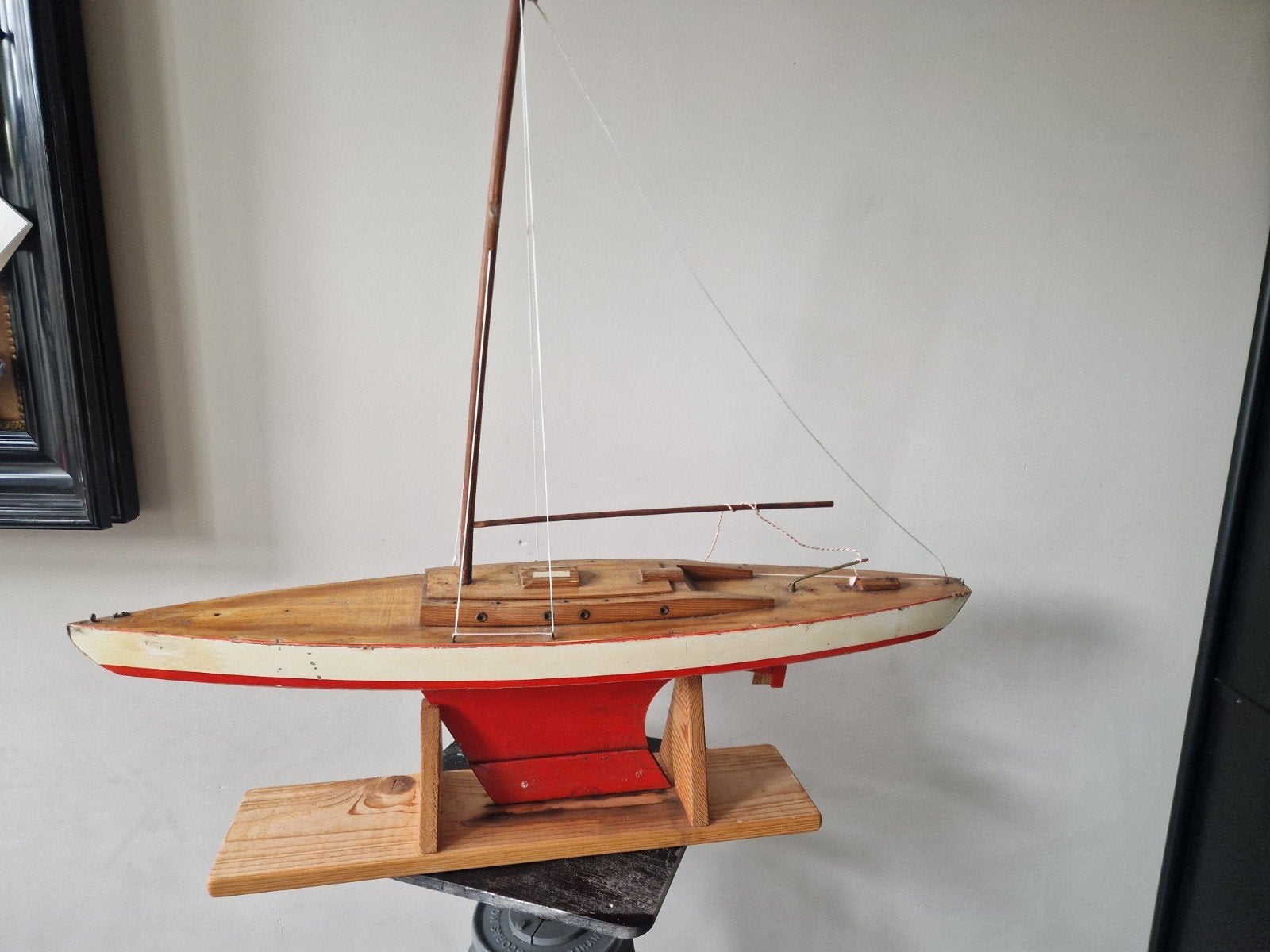 houten zeilscheepje, Ophalen