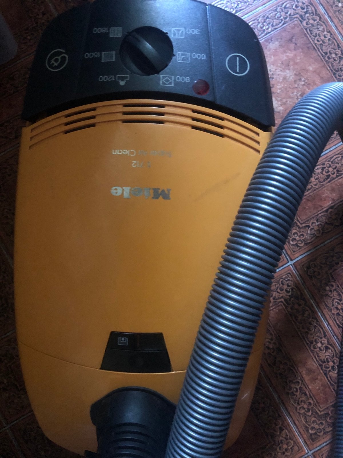 Miele S712 Super Air Clean stofzuiger met borstels, Witgoed en Apparatuur, Stofzuigers, Inclusief accessoires, Gebruikt, 1600 tot 2000 watt