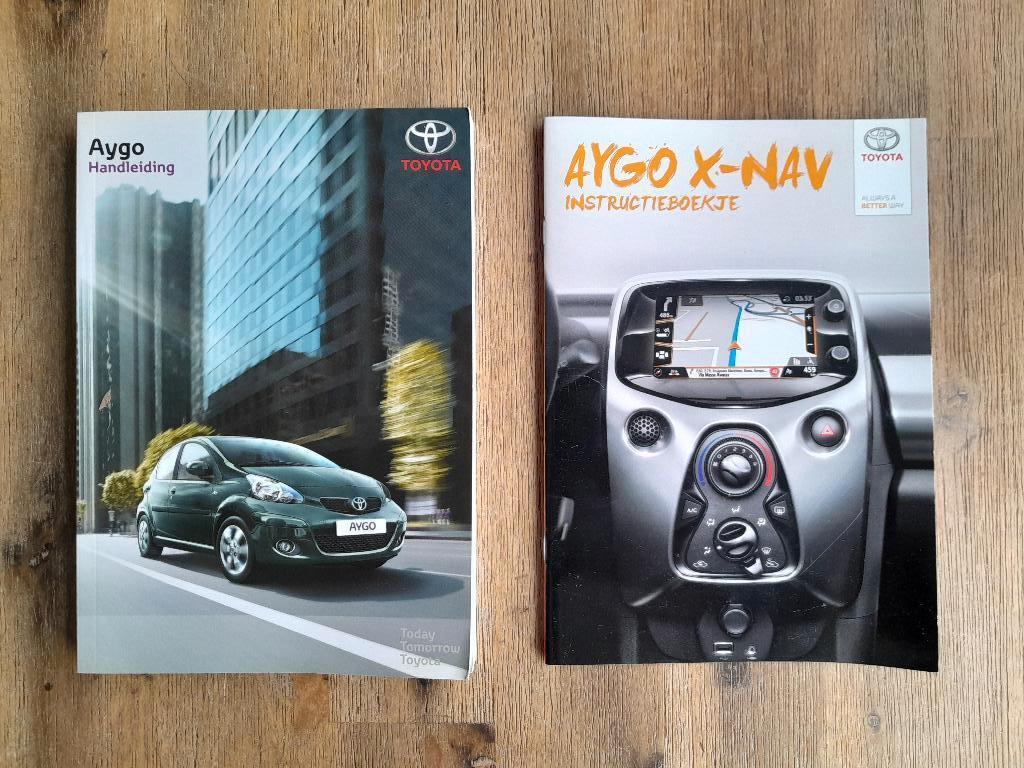 INSTRUCTIEBOEKJE - TOYOTA AYGO + Boekje X-Nav Navigatie - NL, Auto diversen, Handleidingen en Instructieboekjes, Verzenden