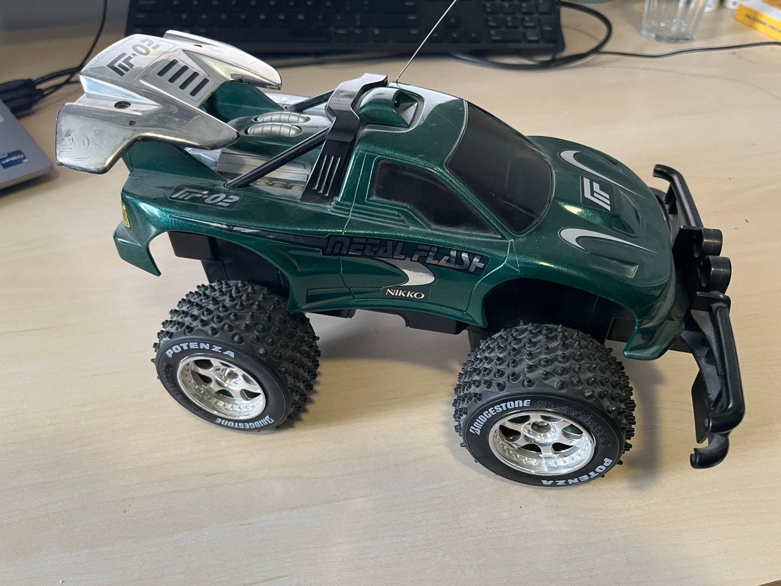 Nikko Metal Flash 2 RC Auto - schaal 1:20, Hobby en Vrije tijd, Modelbouw | Radiografisch | Auto's, Elektro, Gebruikt, Auto offroad