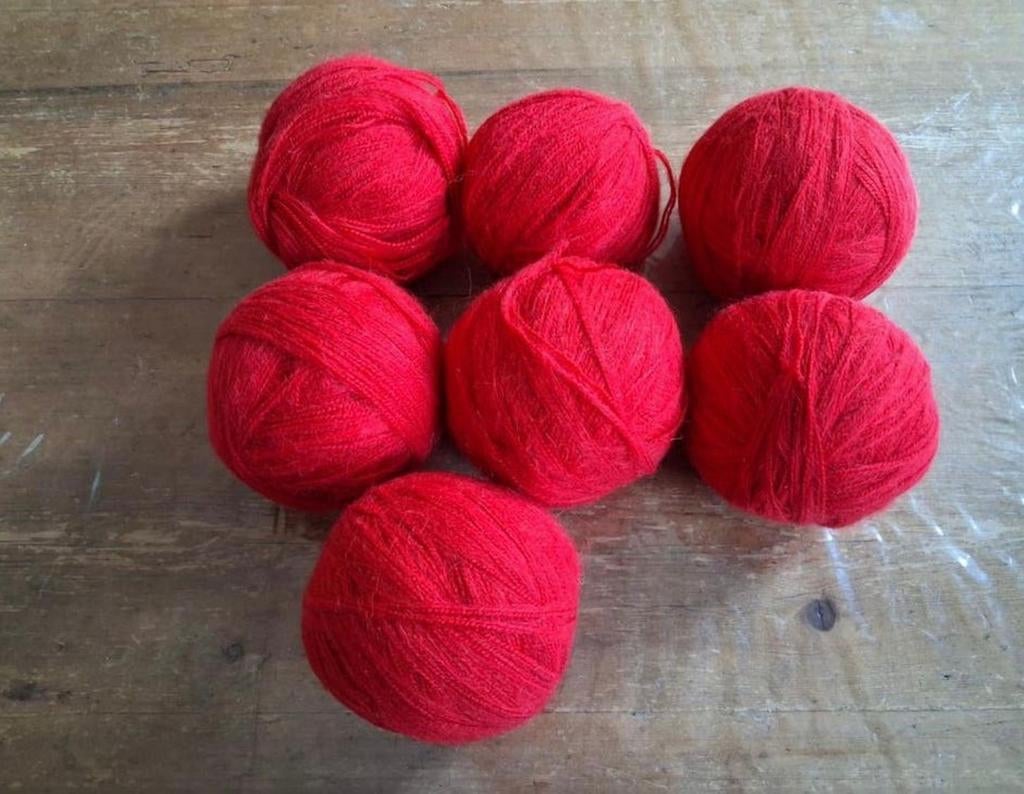 Garens, rood., Hobby en Vrije tijd, Breien en Haken, Ophalen of Verzenden, Nieuw, Breien of Haken, Wol of Garen