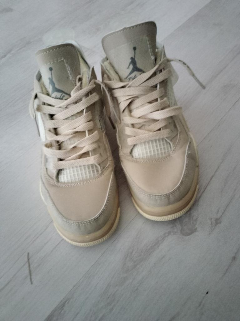 Jordan 4 Off-White Maat 39, Beige, Ophalen of Verzenden, Sneakers of Gympen, Jordan