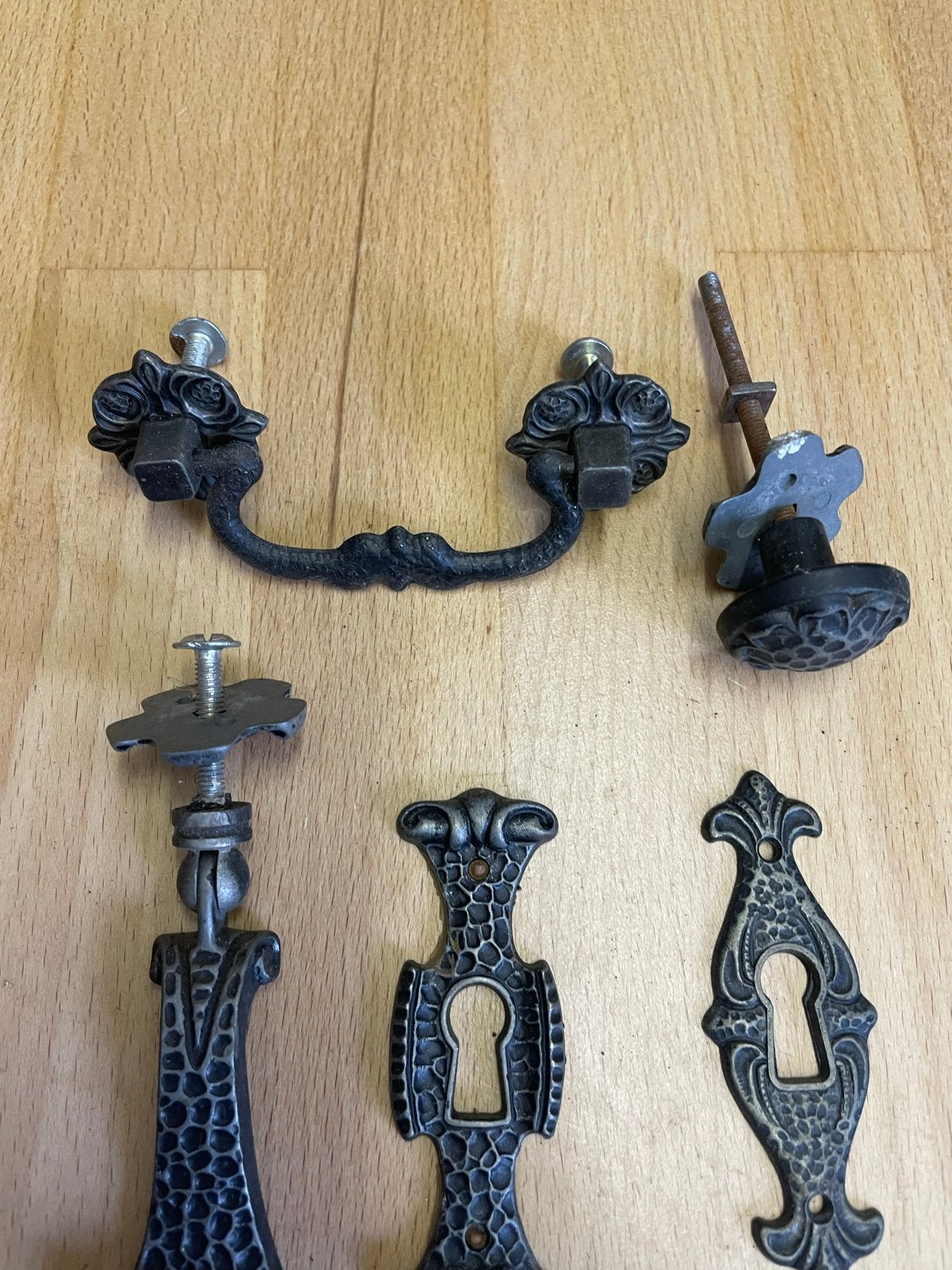 Setjes vintage sluitwerk en meubelbeslag, Ophalen of Verzenden