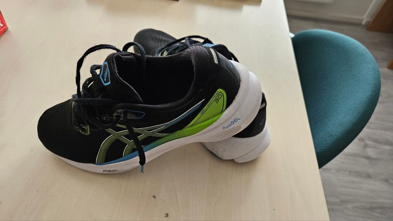 Asics Sportschoenen - Zwart/Blauw/Groen alleen binnen gedrag, Sport en Fitness, Loopsport en Atletiek, Ophalen of Verzenden, Hardloopschoenen
