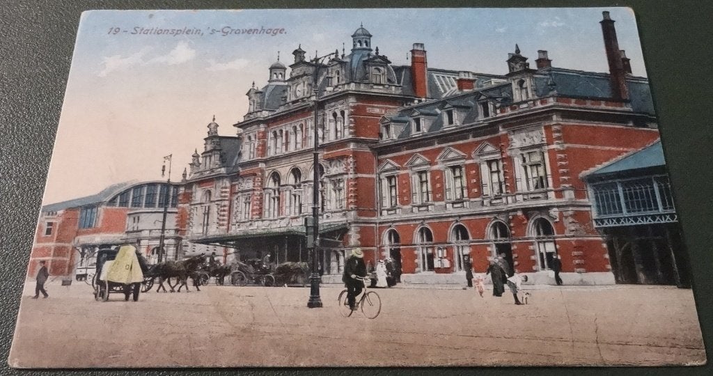 Den Haag - Stationsplein - Klein scheurtje onderaan - KDh01, Verzenden, Voor 1920, Ongelopen, Zuid-Holland