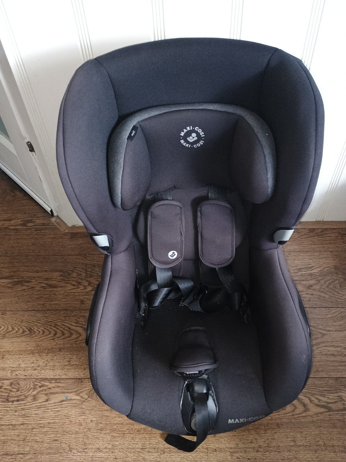 Maxi-Cosi autostoel Axiss. 9 maanden tot ongeveer 4 jaar, Ophalen, Gebruikt, Maxi-Cosi, Autogordel